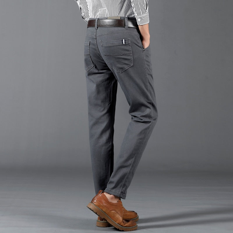 "Achetez des pantalons pour homme 2023 élégants et confortables sur AOMshop"