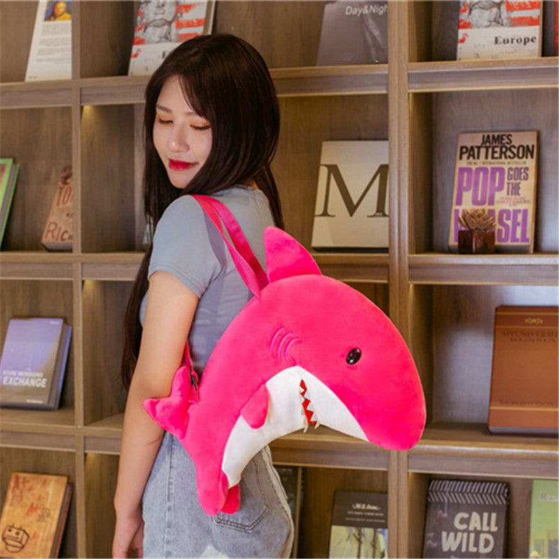 Achetez une peluche sac d'école sur AOMshop