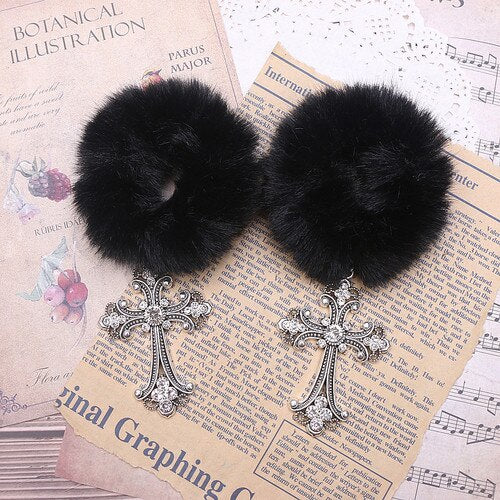 "Achetez des élastiques pour cheveux en fourrure avec strass chez AOMshop" Black handmade pair