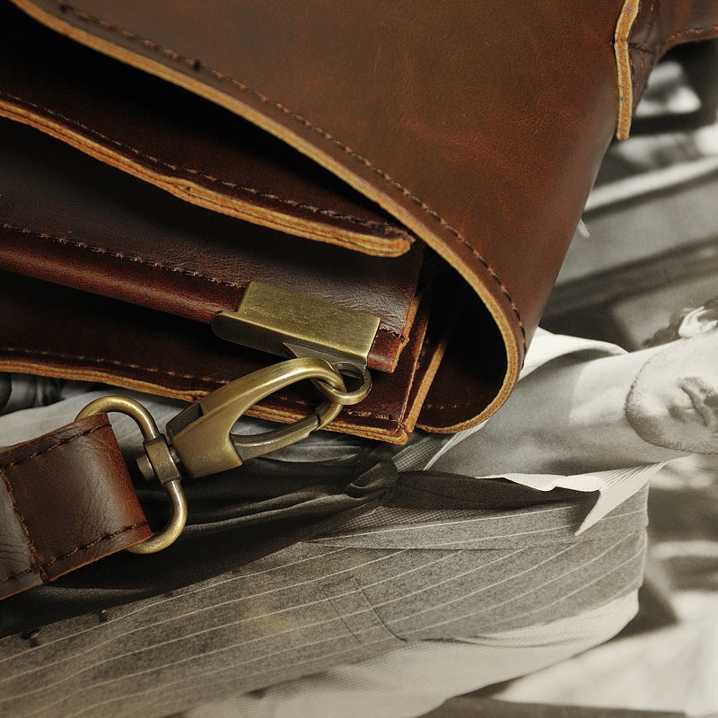 Achetez la sacoche en cuir Crazy Horse pour homme sur AOMshop