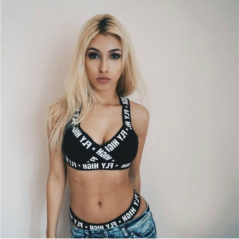 "Achetez le Set de Maillot de Bain Sportif pour Femmes chez AOMshop"