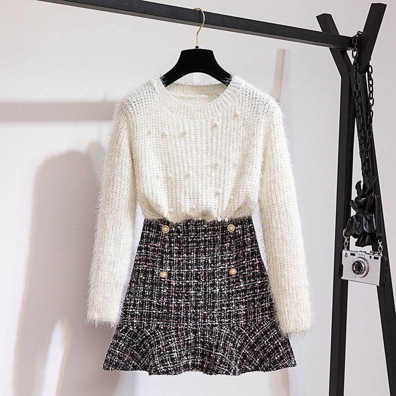 Achetez le meilleur Two-piece Beaded Sweater Skirt chez AOMshop White Suit