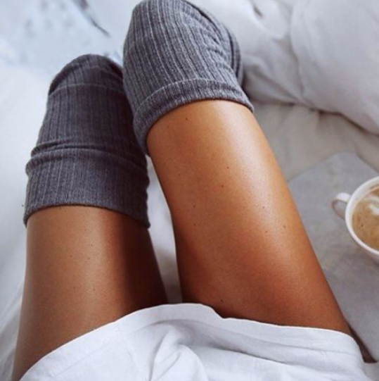 Achetez les meilleurs chaussettes longues en coton pour femme | AOMshop