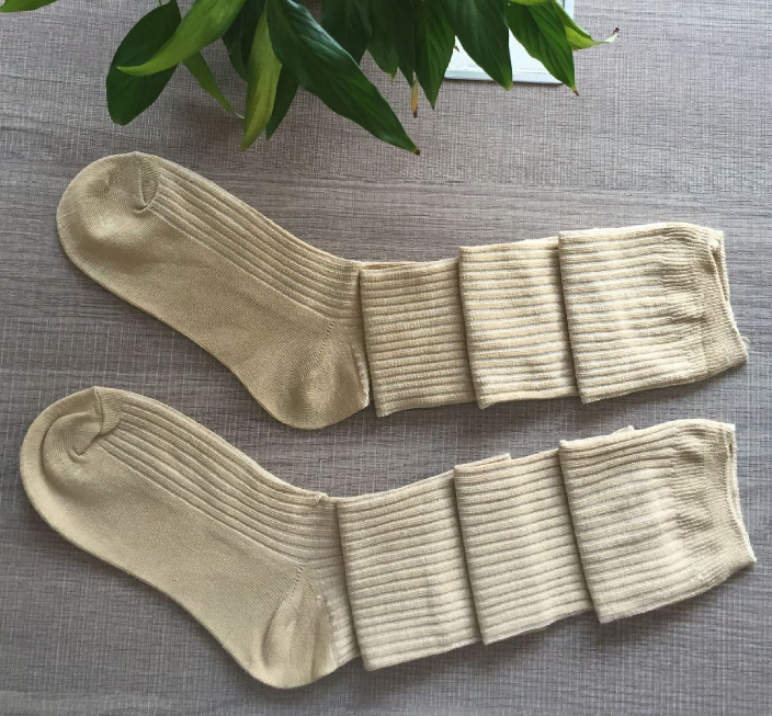 Achetez les meilleurs chaussettes longues en coton pour femme | AOMshop