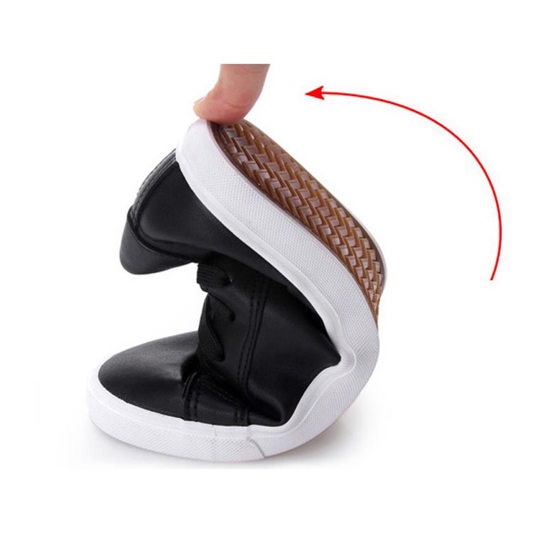 "Achetez les nouveaux sneakers blancs pour femmes en PU et toile - AOMshop"