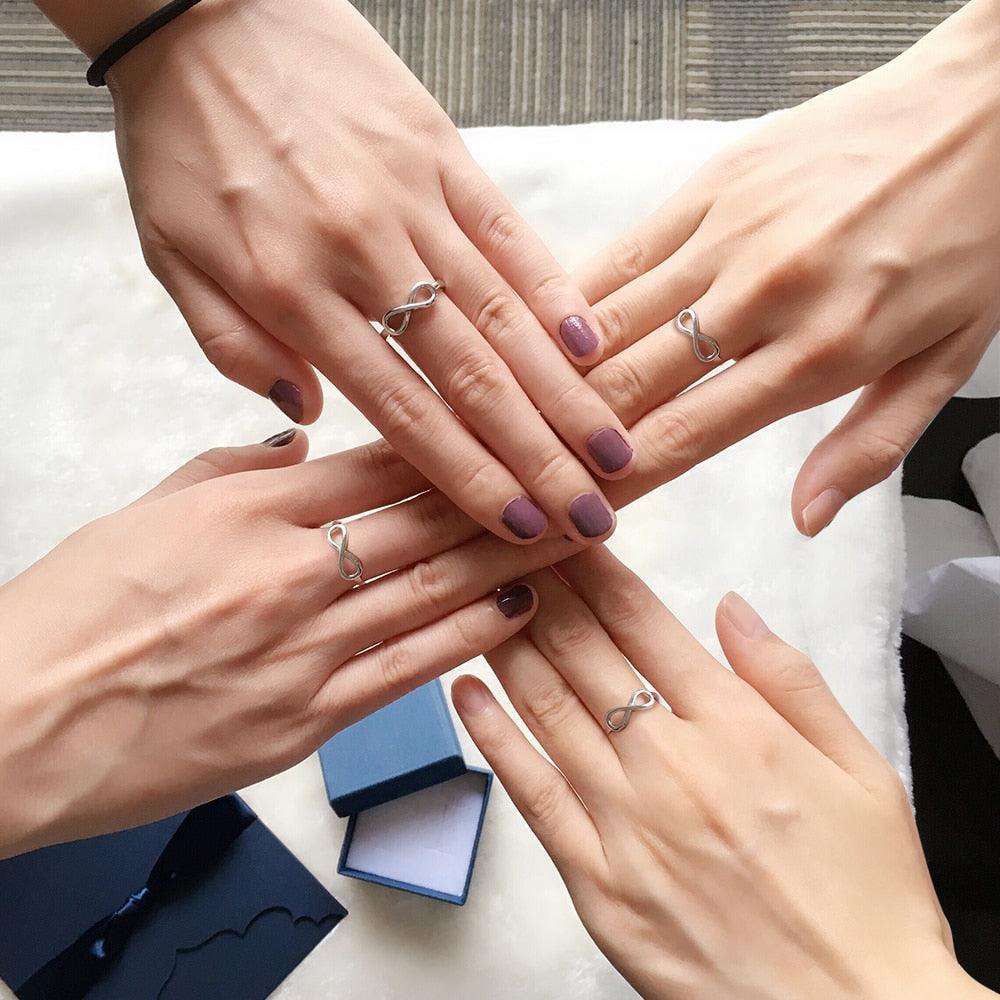 Bague Infinity Love Knot pour Femme Personnalisée