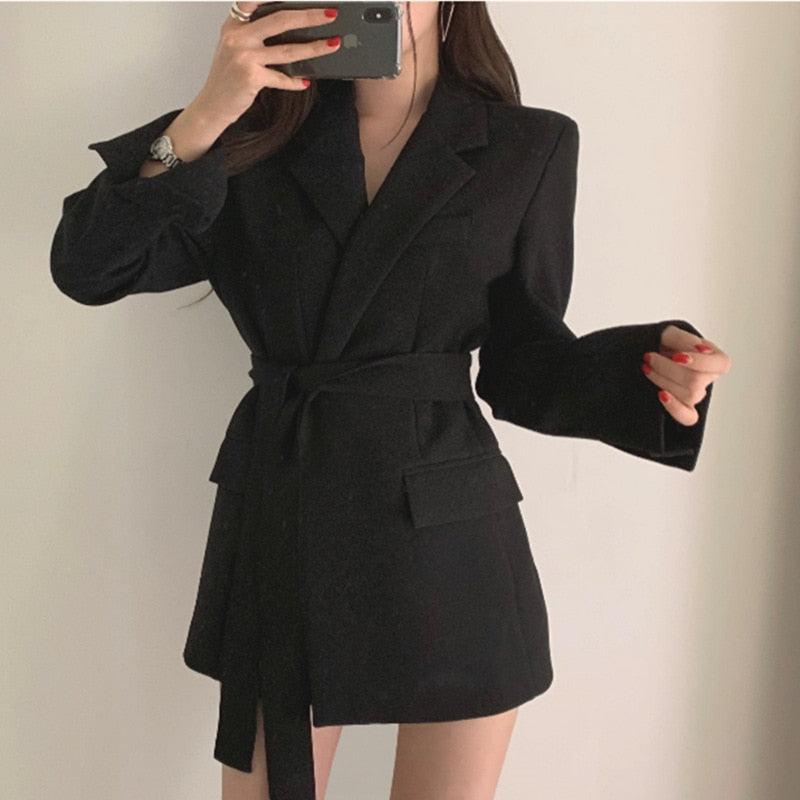 Blazer femme slim-fit avec ceinture | Costume de travail élégant pour femme