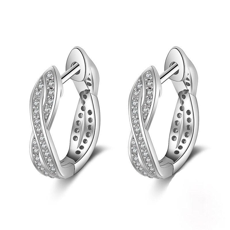 Boucles d'oreilles pour femmes classiques à anneaux torsadés avec zircons cubiques