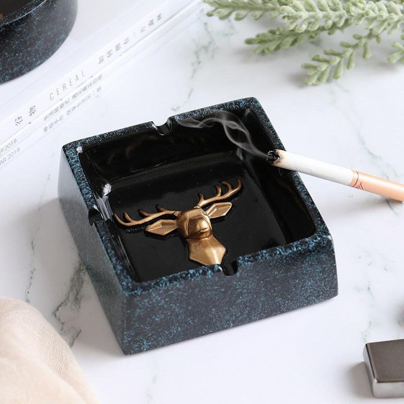 Cendrier Portable en Résine Tête de Cerf - Accessoire Déco pour Maison, Bureau et Extérieur