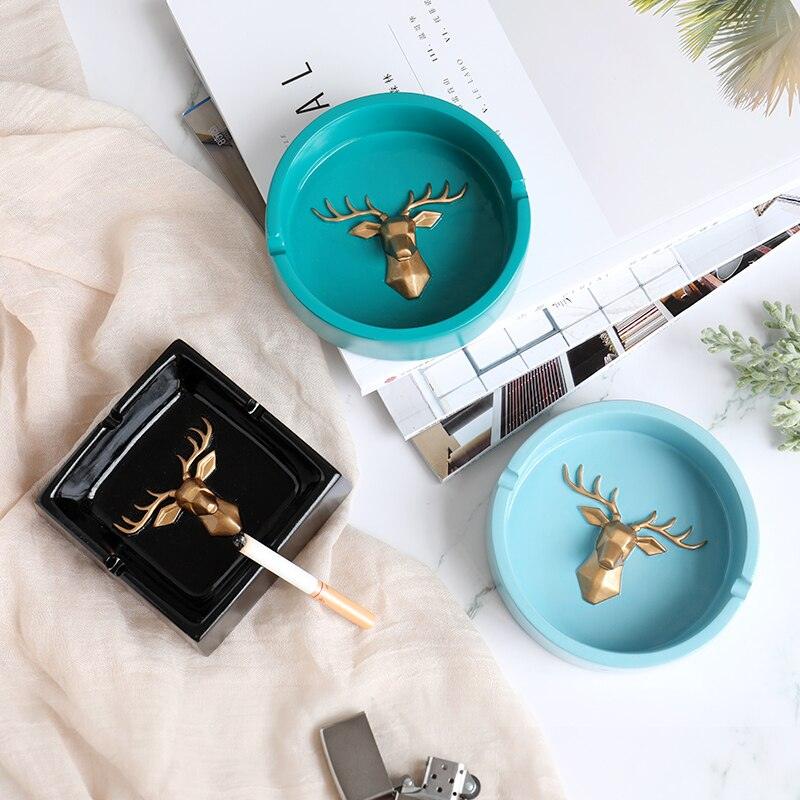 Cendrier Portable en Résine Tête de Cerf - Accessoire Déco pour Maison, Bureau et Extérieur