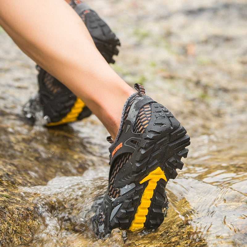 Chaussures aquatiques pour homme : parfaites pour la plage et la randonnée aquatique