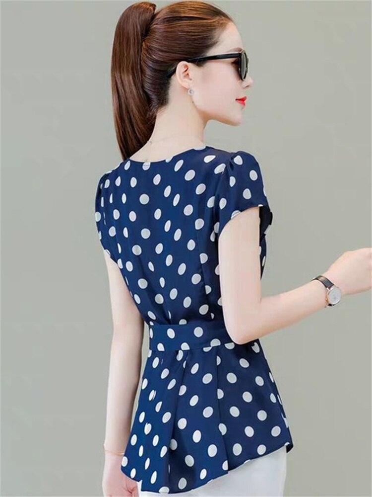 "Chemisiers en mousseline de soie pour femmes : Hauts décontractés d'été en polka dot et couleurs unies" blue