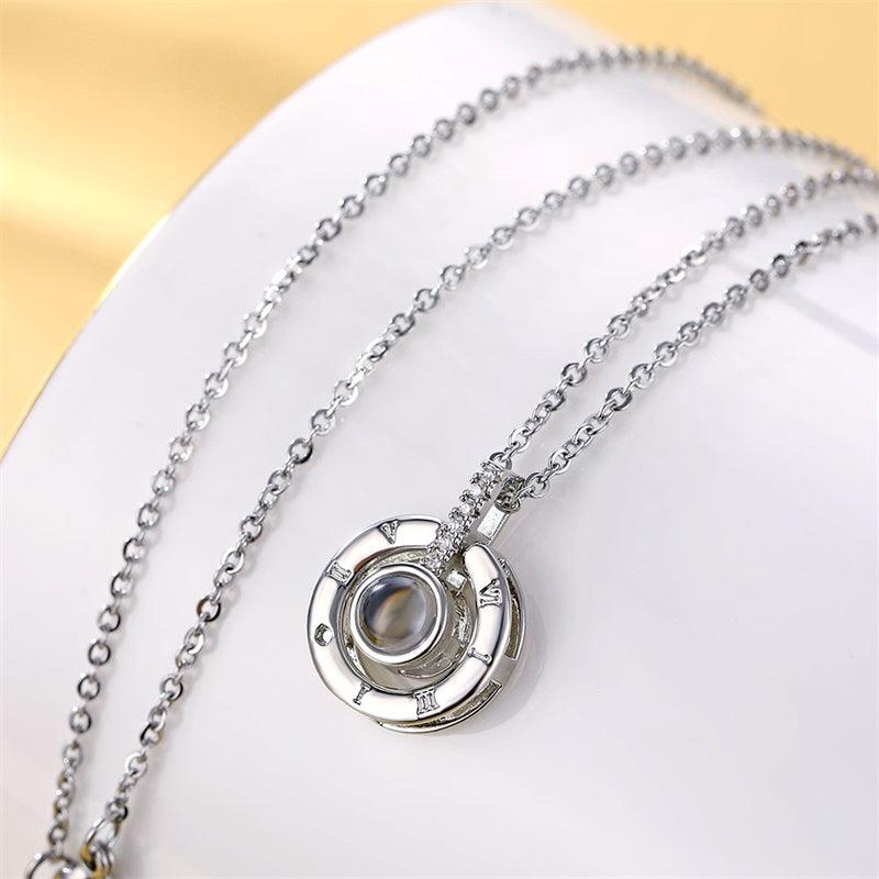 Collier Lettre 100 Langues Je T'aime Projection