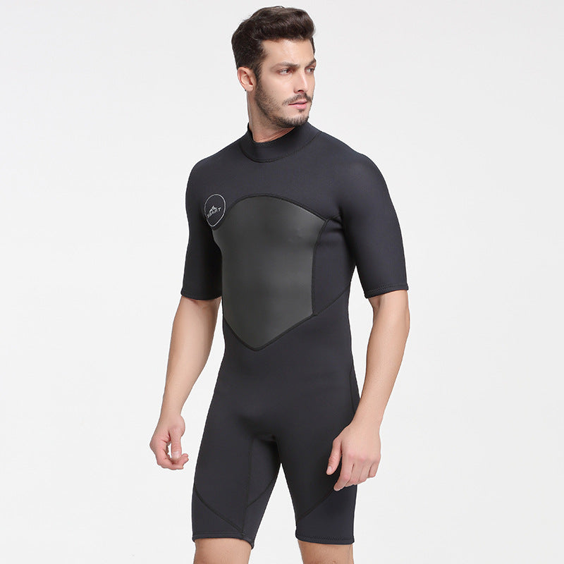 "Combinaison de surf pour une protection optimale - AOMshop"
