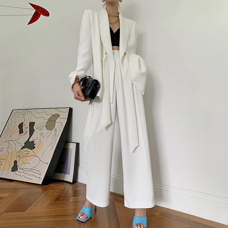 "Ensemble pour femmes : blazer à col en V et pantalon taille haute ajustable"