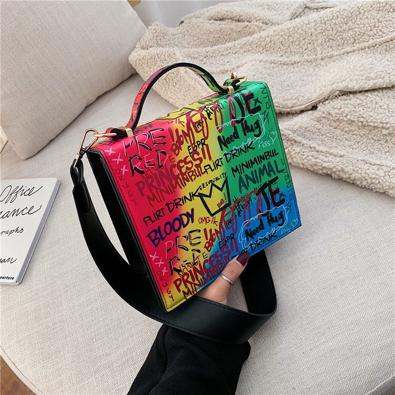 Achetez un sac à bandoulière Graffiti de qualité sur AOMshop