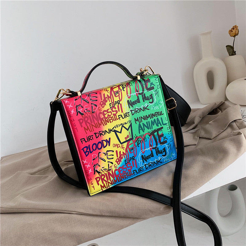 Achetez un sac à bandoulière Graffiti de qualité sur AOMshop