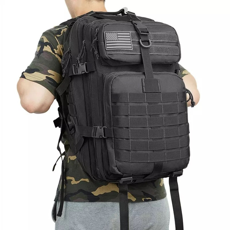 "AOMshop - Sac à dos tactique militaire étanche 50L pour randonnée et camping"