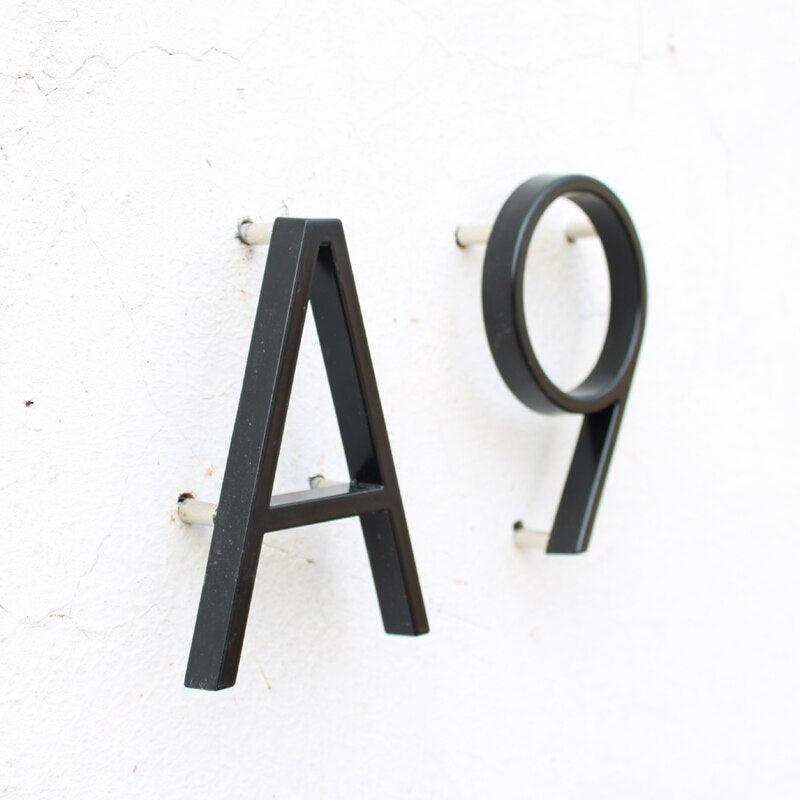 Lettres modernes pour porte d'entrée extérieure
