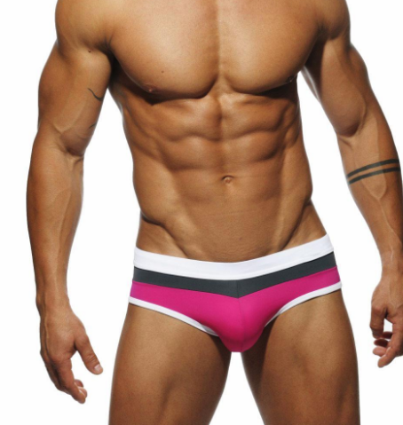 "Look stylé pour la natation avec des shorts de bain - AOMshop"