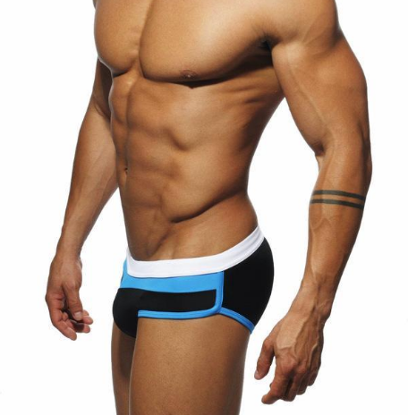 "Look stylé pour la natation avec des shorts de bain - AOMshop"