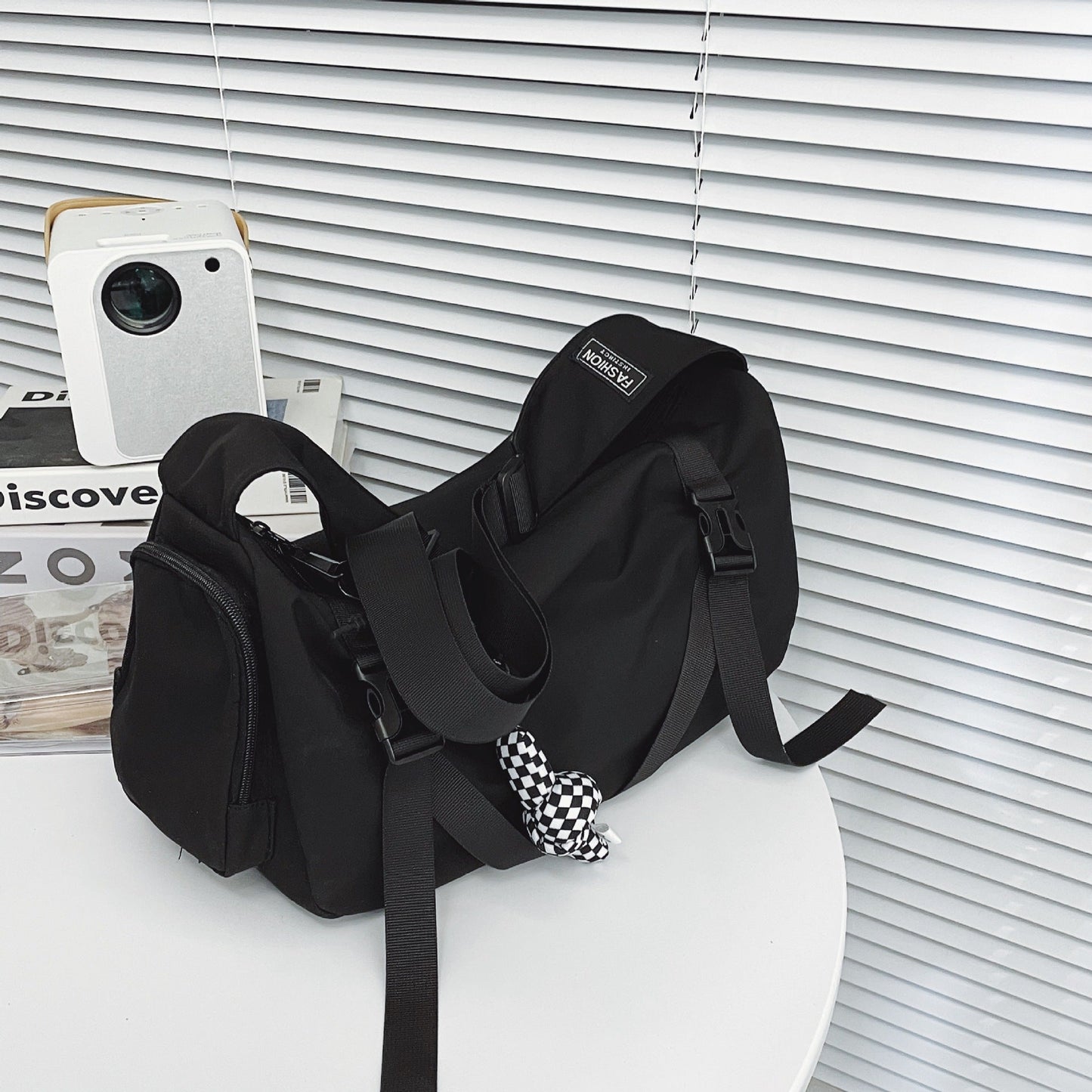 Large sac en bandoulière à large sangle pour hommes et femmes | AOMshop