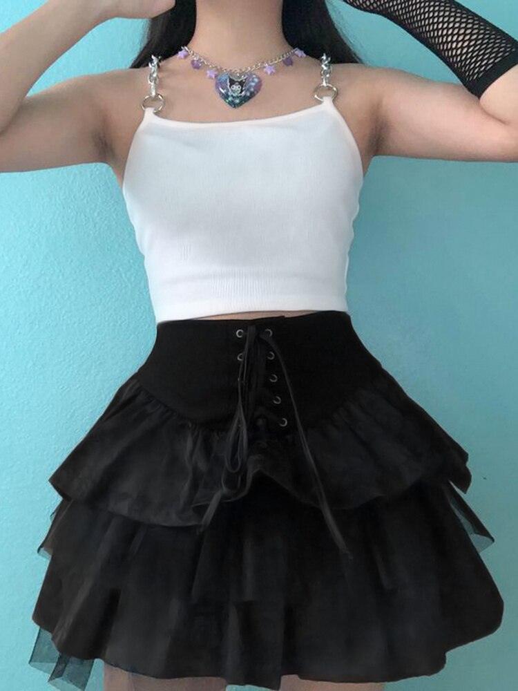 "Mini-jupe gothique avec lacets pour femmes - style punk noir"