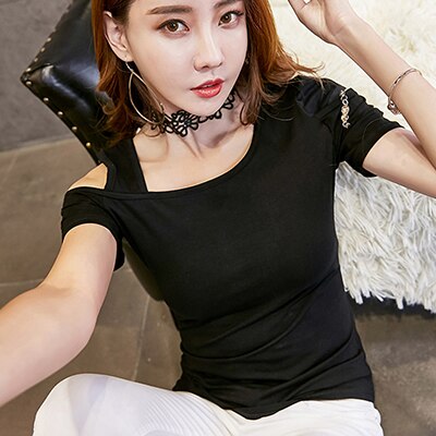 "Offrez-vous les hauts décontractés pour femme chez AOMshop" black t shirt