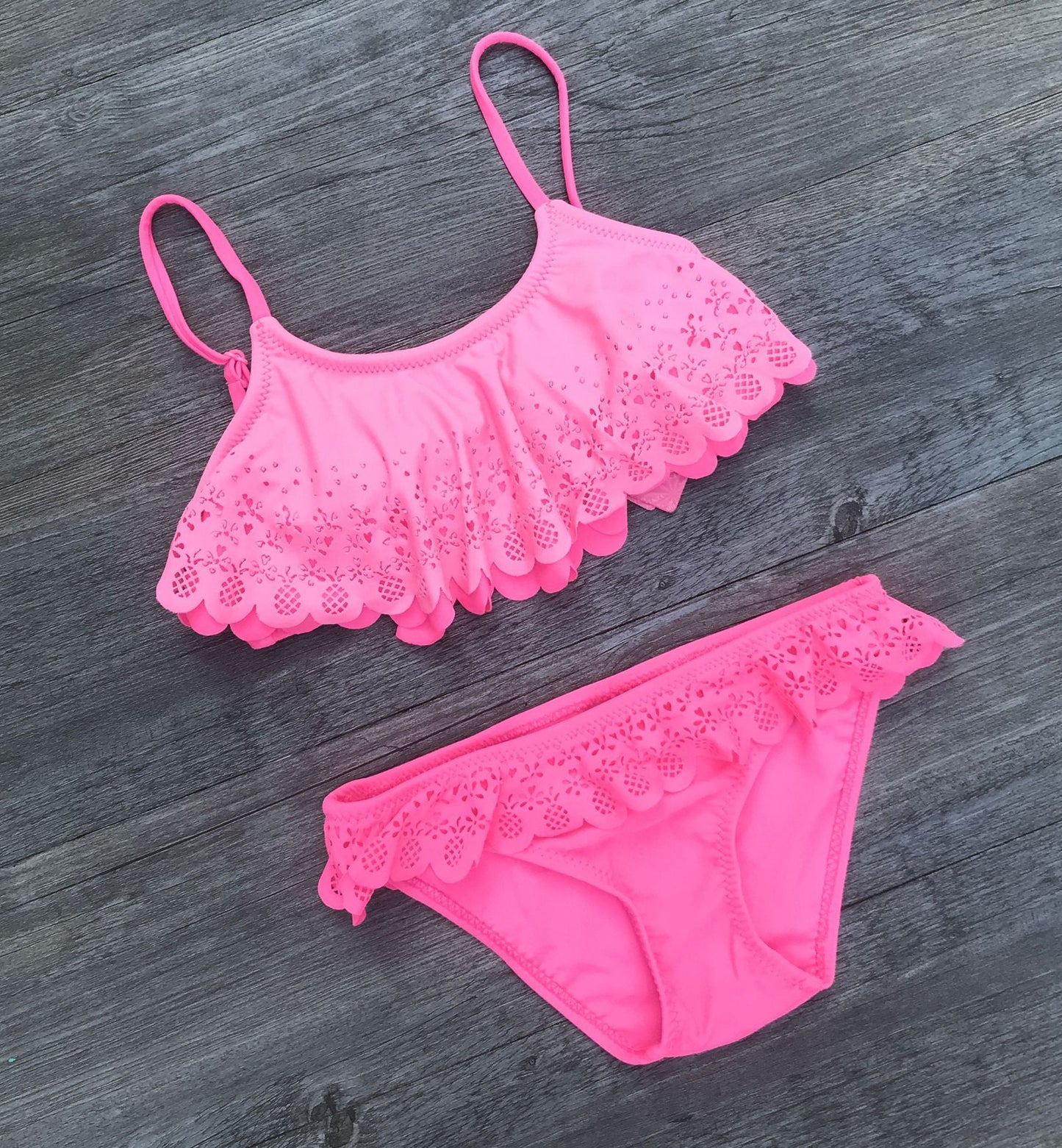 Openwork ruffled bikini girl - Acheter sur AOMshop