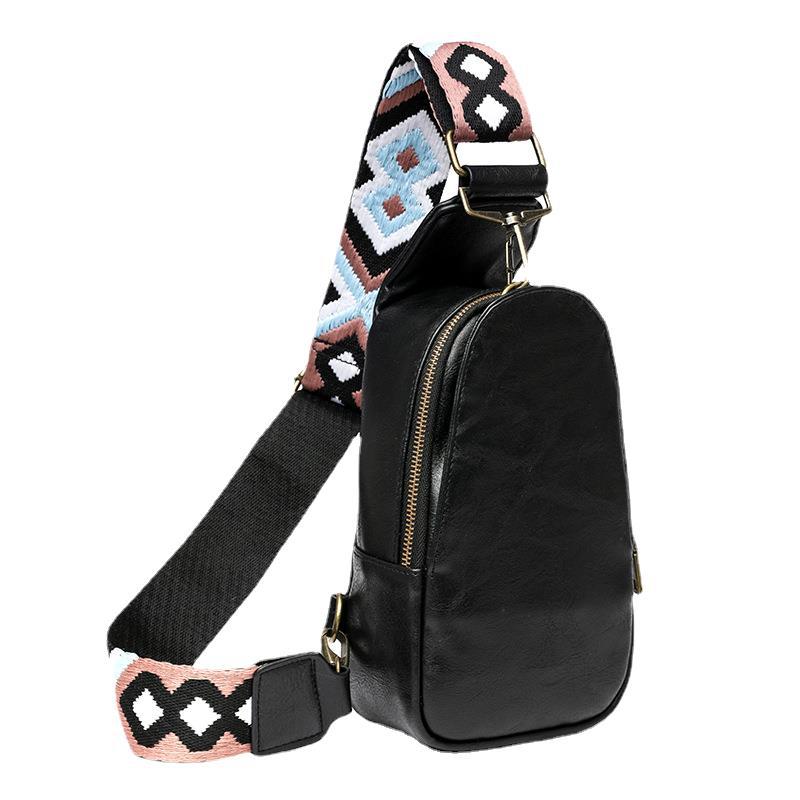 Achetez le sac en bandoulière PU Leather Chest Bag Bohemian Niche Messenger sur AOMshop