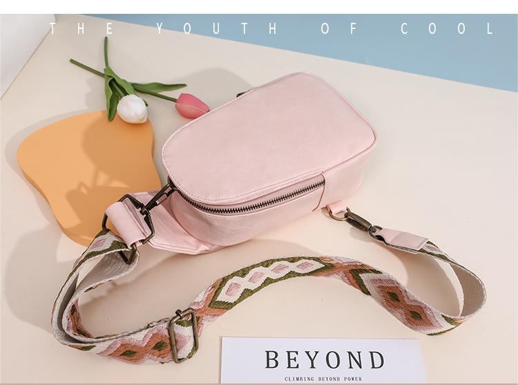 Achetez le sac en bandoulière PU Leather Chest Bag Bohemian Niche Messenger sur AOMshop