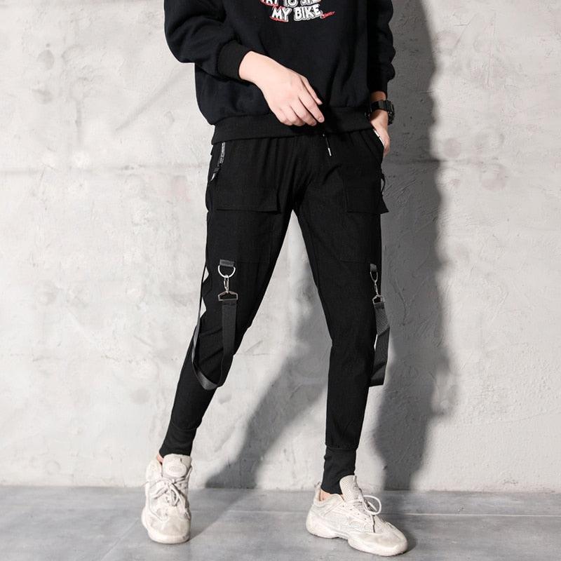 Pantalon streetwear pour homme : style punk et hip hop