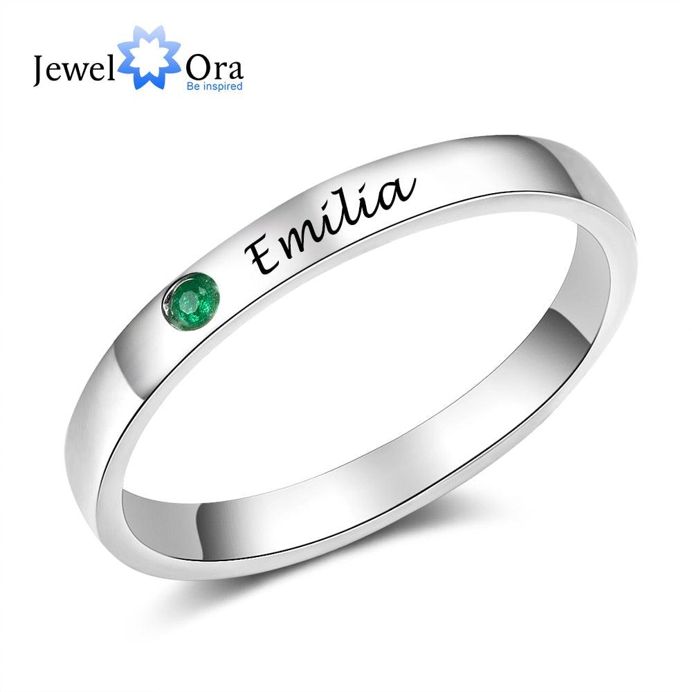 "Personnalisez votre bague de nom avec pierre de naissance