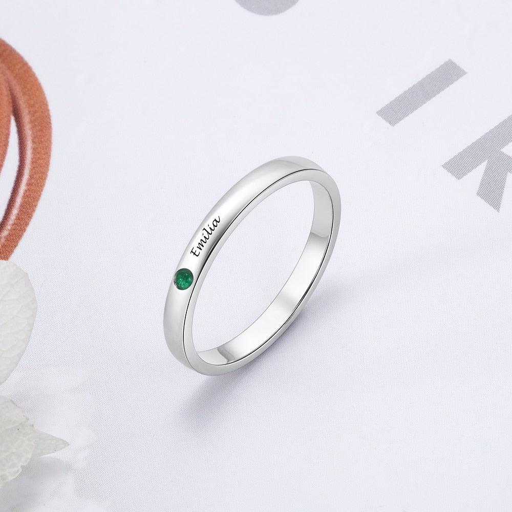 "Personnalisez votre bague de nom avec pierre de naissance