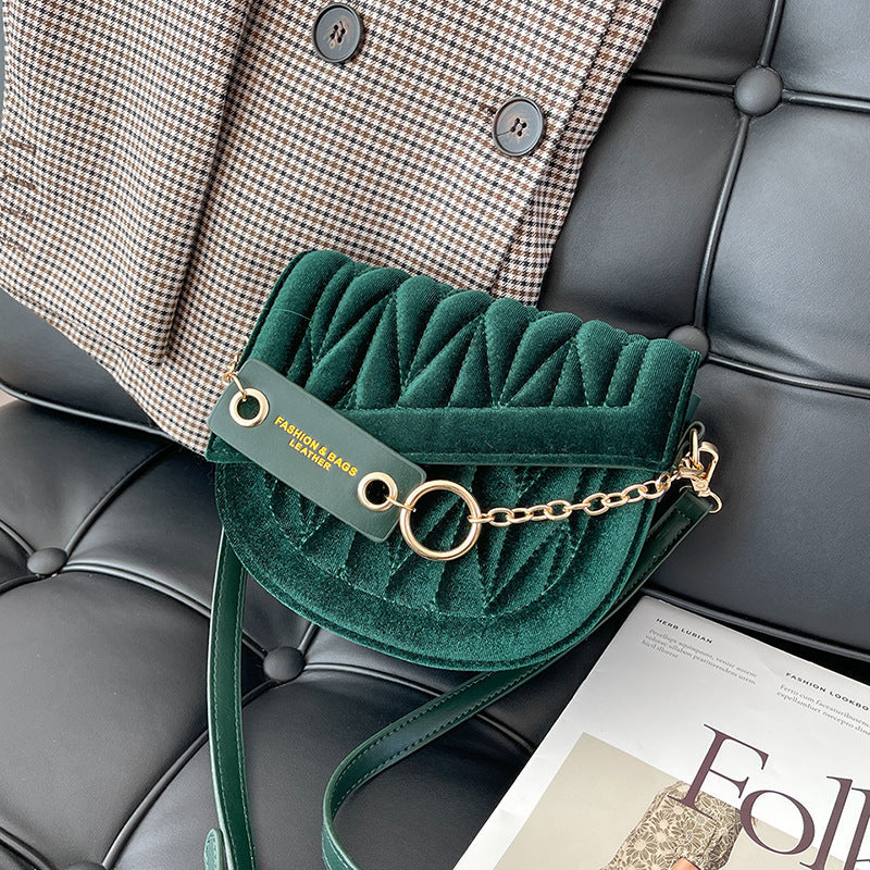 Achetez le sac Saddle Pleated Small Fragrance Style Diamond Ins One Shoulder Messenger Bag sur AOMshop