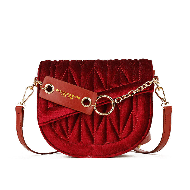 Achetez le sac Saddle Pleated Small Fragrance Style Diamond Ins One Shoulder Messenger Bag sur AOMshop
