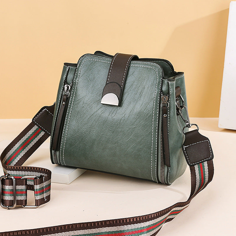 Achetez le sac messenger Retro Foreign Style sur AOMshop