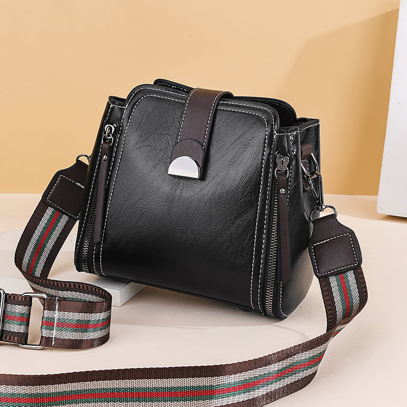 Achetez le sac messenger Retro Foreign Style sur AOMshop Black