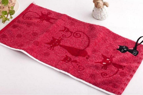 "Serviette en coton avec crochet et motif de chat sur AOMshop" Red