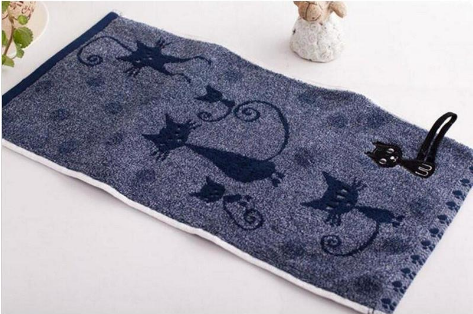 "Serviette en coton avec crochet et motif de chat sur AOMshop"