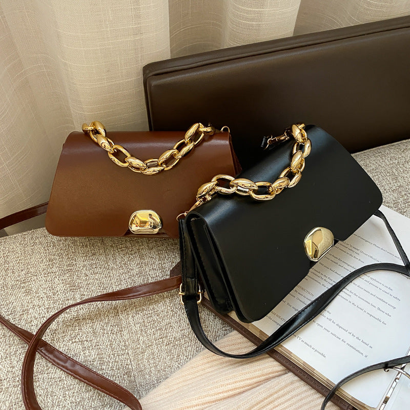 Achetez Maintenant le Sac à Bandoulière Femme Style Rétro avec Chaîne | AOMshop