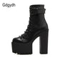 "Chaussures moto femme : bottines en cuir avec talons hauts et boucles métalliques"