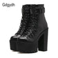 "Chaussures moto femme : bottines en cuir avec talons hauts et boucles métalliques"