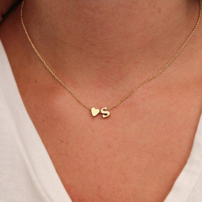 Collier initiale cœur minimaliste pour femme