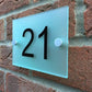 Personnalisez votre plaque de maison moderne en acrylique effet verre givré