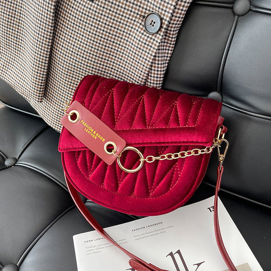 Achetez le sac Saddle Pleated Small Fragrance Style Diamond Ins One Shoulder Messenger Bag sur AOMshop